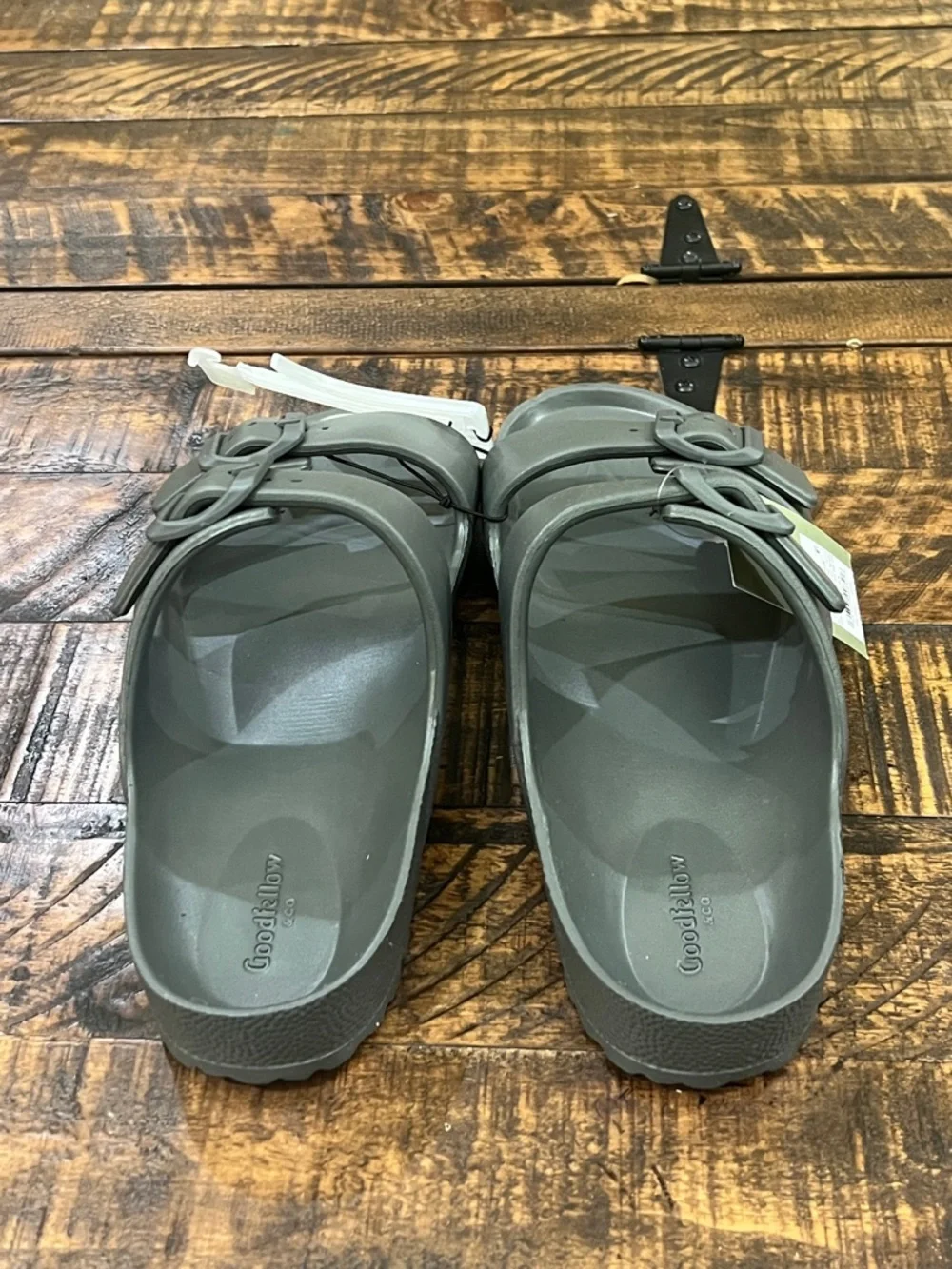 Goodfellow & Co Men’s Dual-Buckle Slide Sandals — Grey